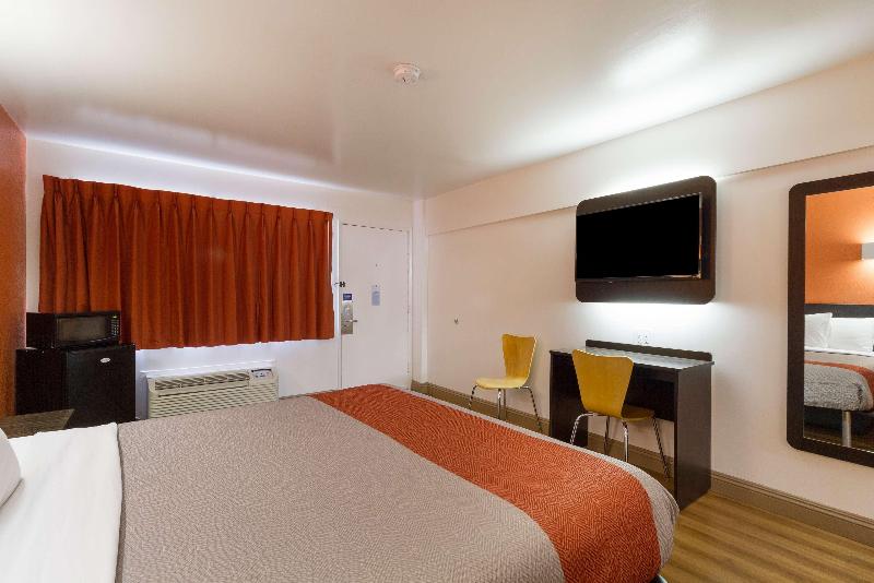 Motel 6 Claremont, CA image