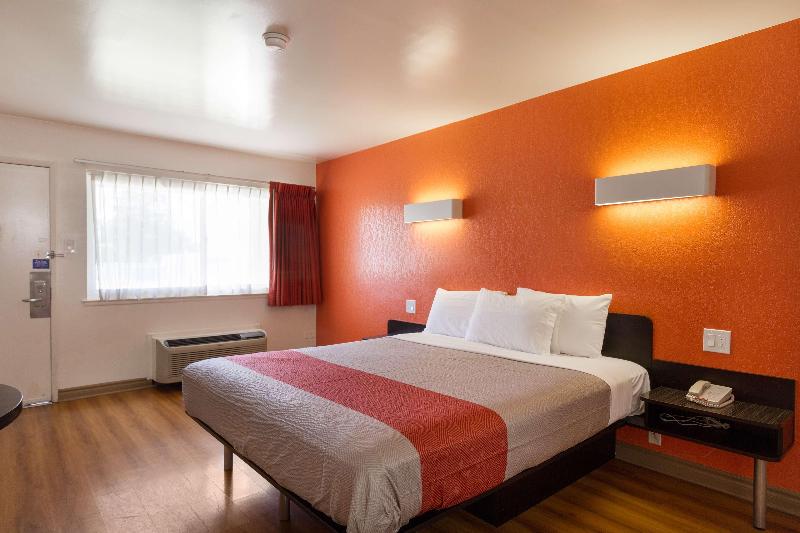 Motel 6 Claremont, CA image