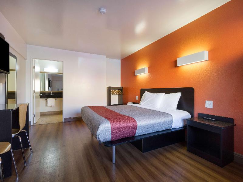 Motel 6 Claremont, CA image