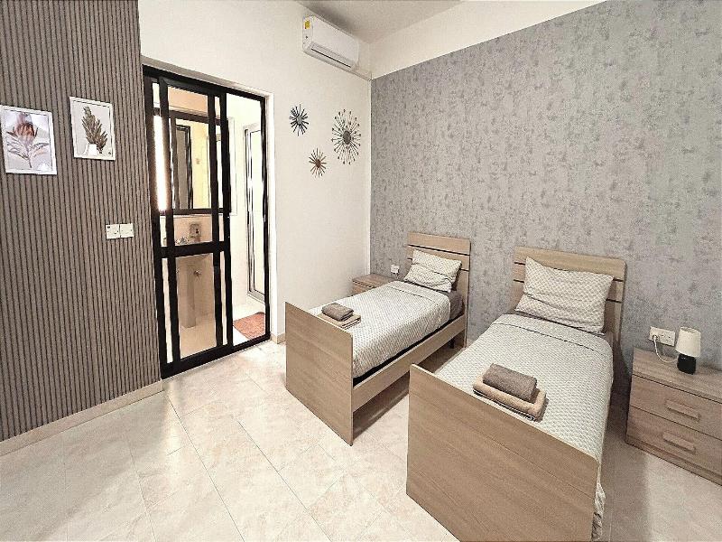 Arzella Apartments 4
