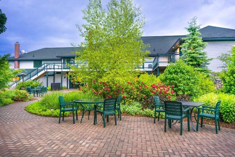 Leland Lodge image