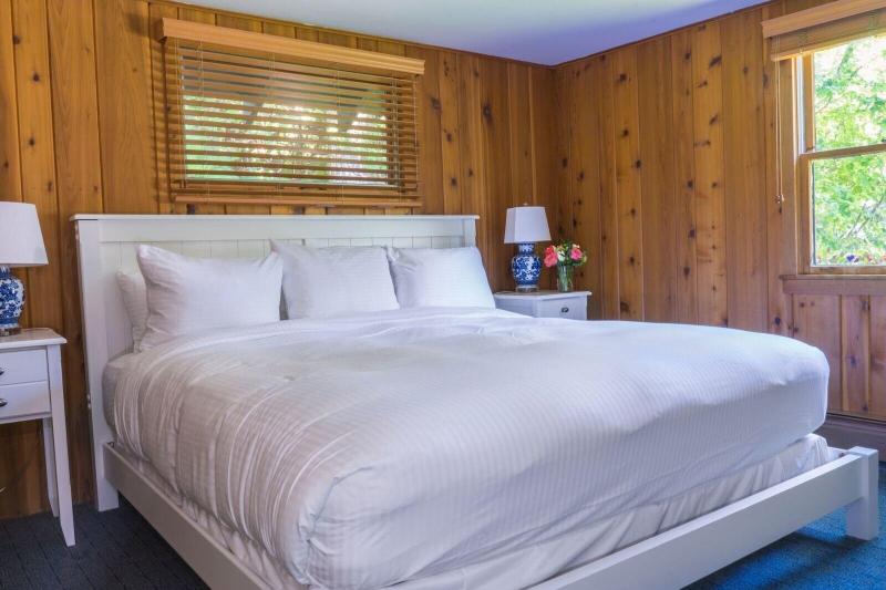 Leland Lodge image