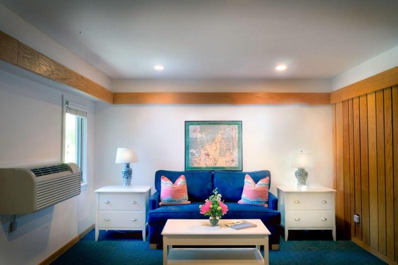 Leland Lodge image