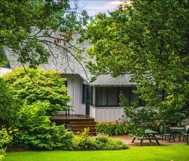 Leland Lodge image