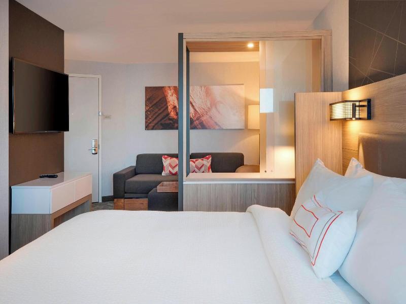 Springhill Suites By Marriott Hampton Portsmouth image