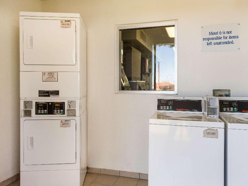 Motel 6 Mojave image