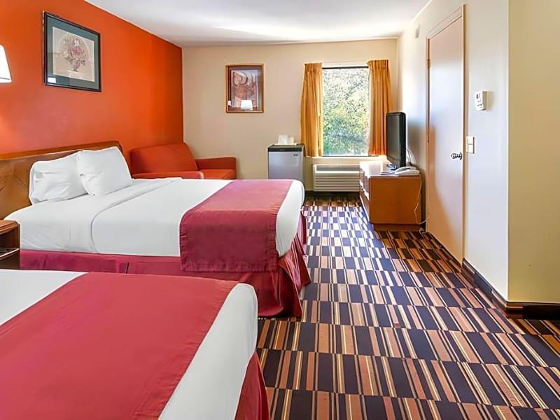 Red Carpet Inn Newark Airport image