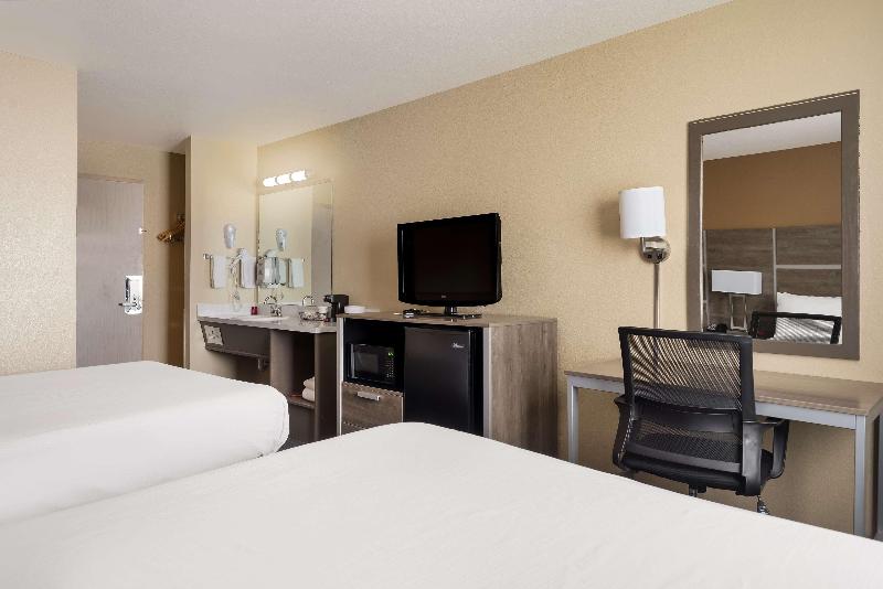 Surestay By Best Western Wells image