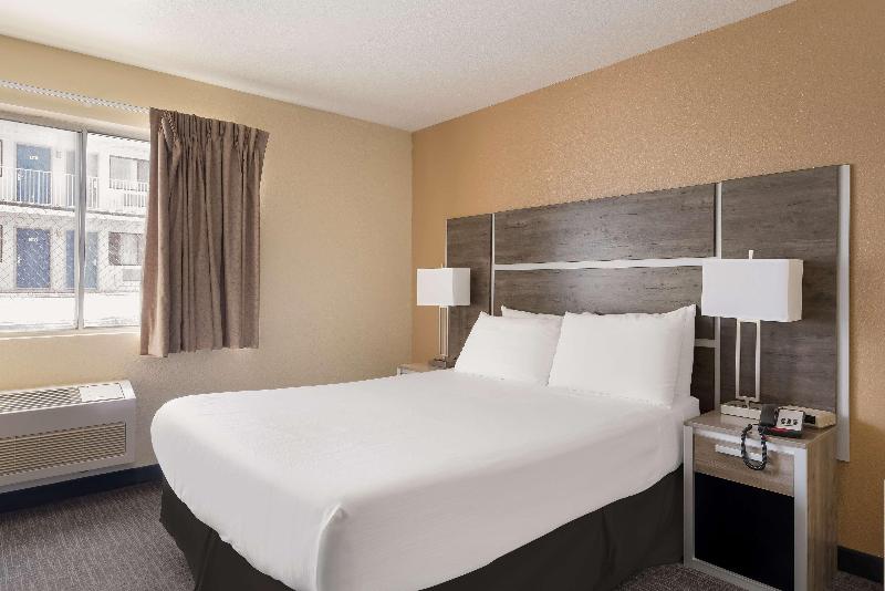 Surestay By Best Western Wells image