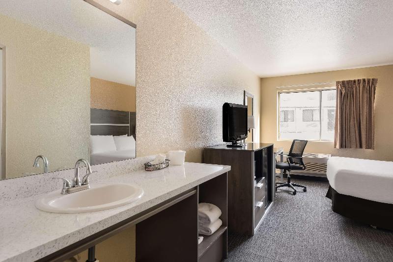 Surestay By Best Western Wells image