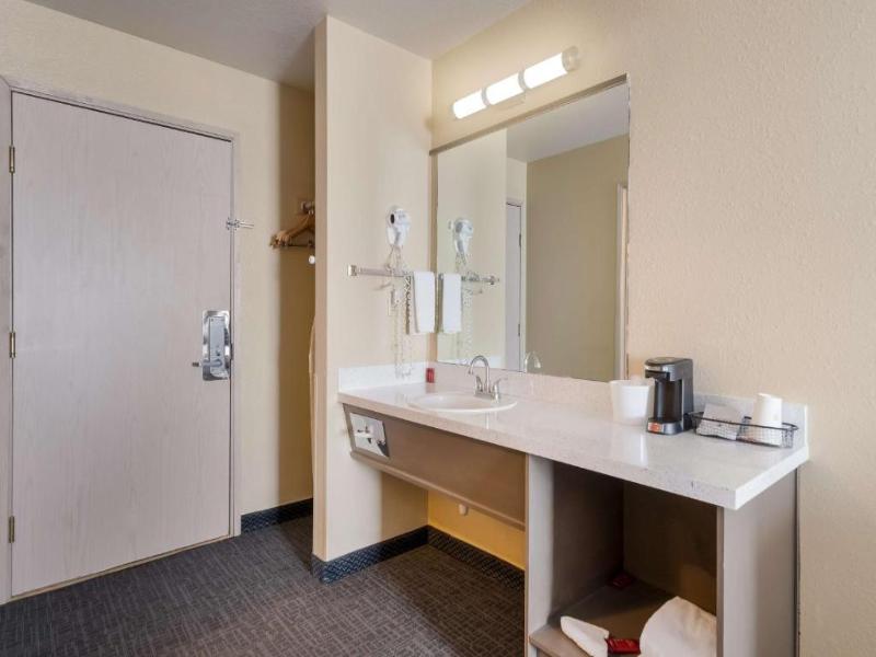 Surestay By Best Western Wells image