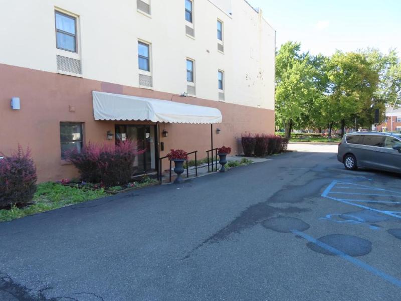 St Charles Hotel Hudson image