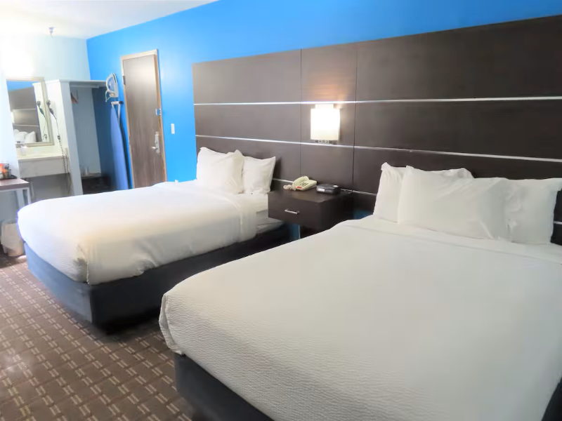 St Charles Hotel Hudson image