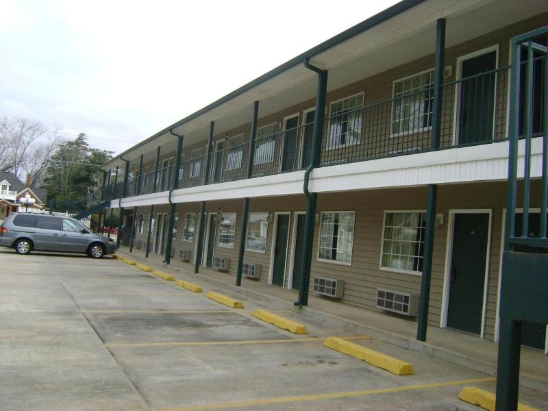 Meriwether Country Inn image 9