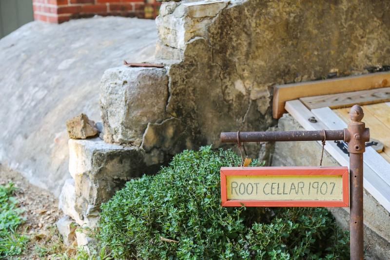 Iron Horse Inn image