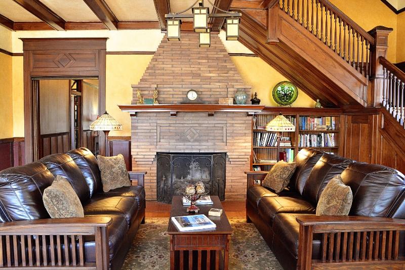 Iron Horse Inn image