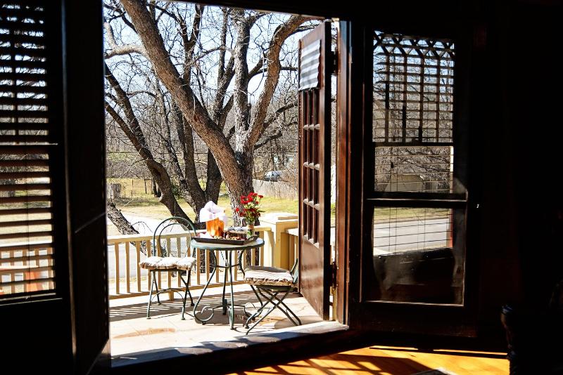 Iron Horse Inn image
