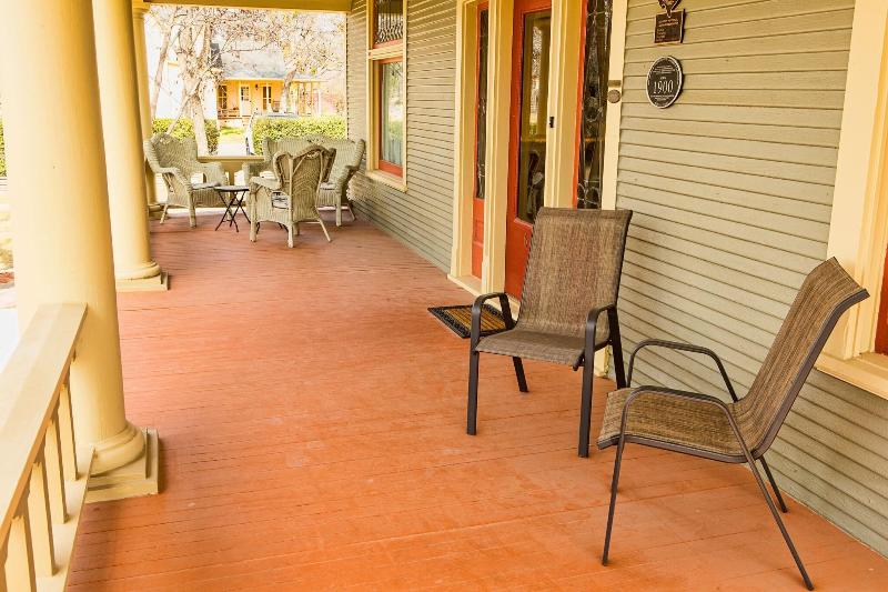 Iron Horse Inn image