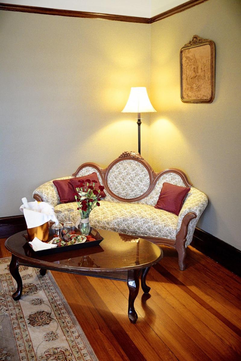 Iron Horse Inn image