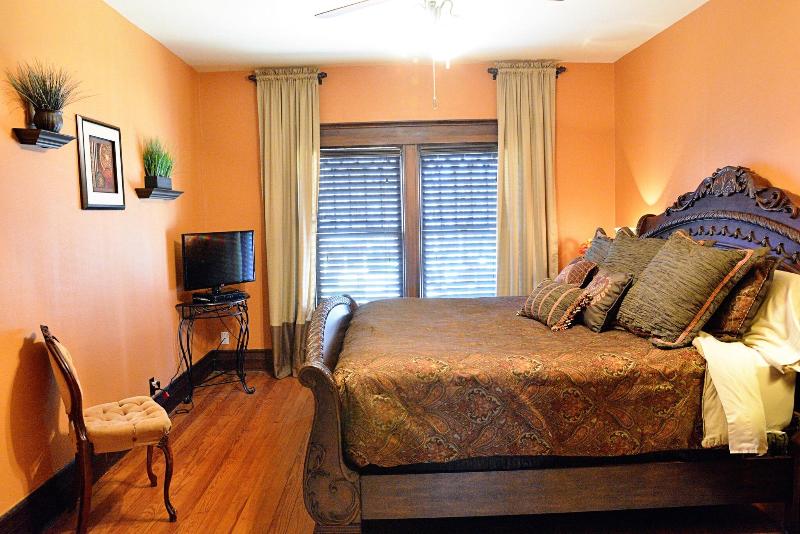 Iron Horse Inn image