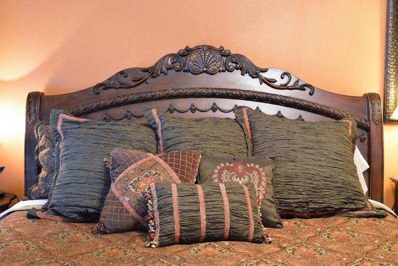Iron Horse Inn image