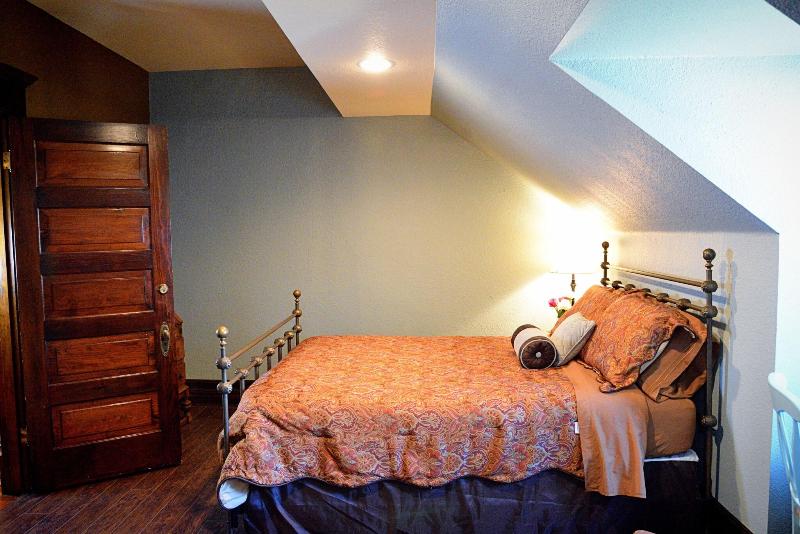 Iron Horse Inn image