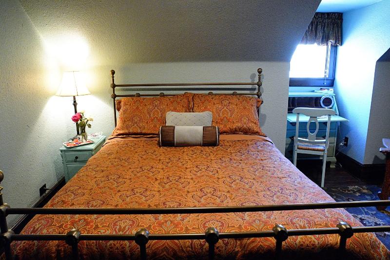 Iron Horse Inn image