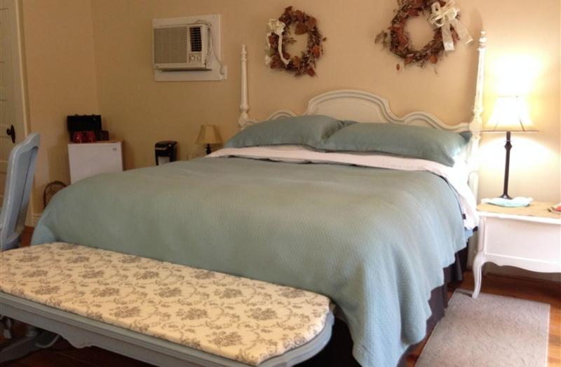 Iron Horse Inn image