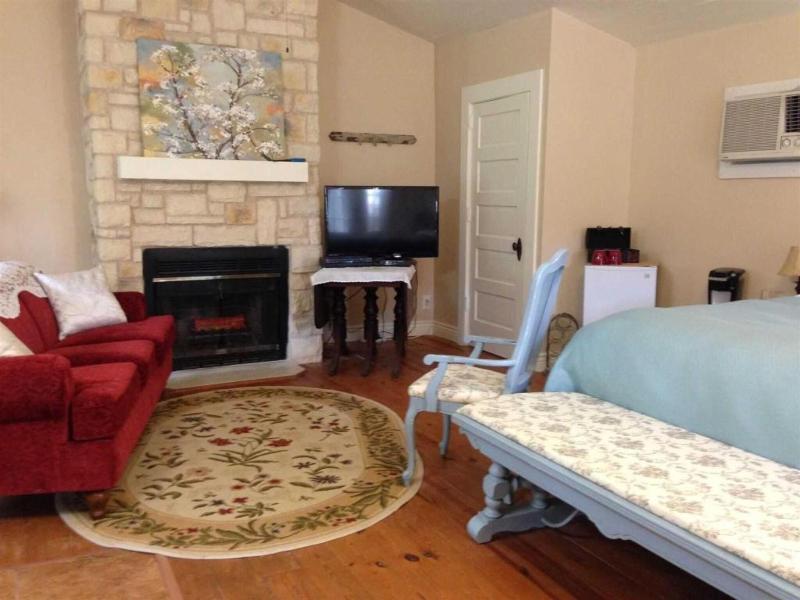 Iron Horse Inn image