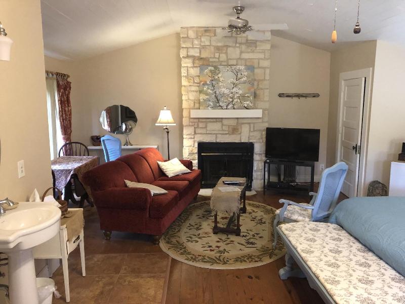 Iron Horse Inn image