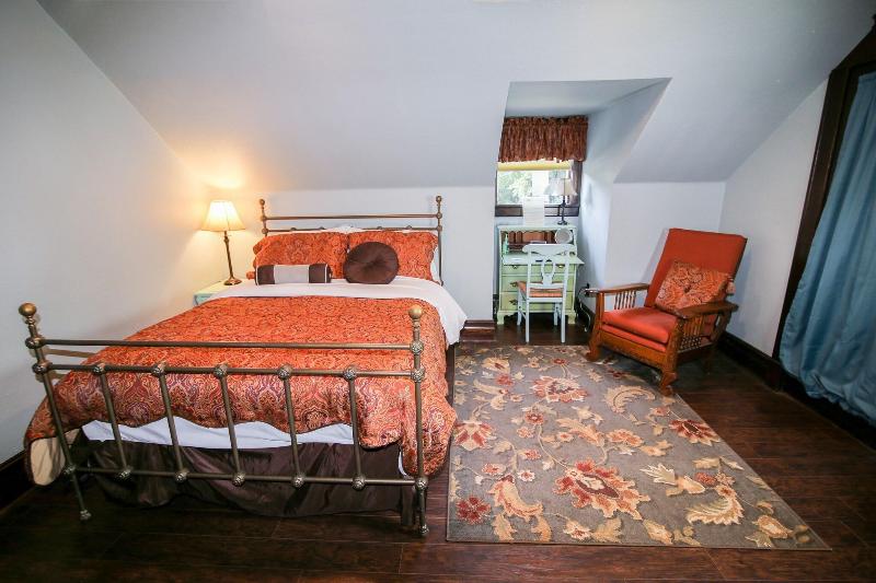 Iron Horse Inn image