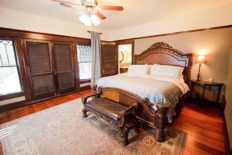 Iron Horse Inn image