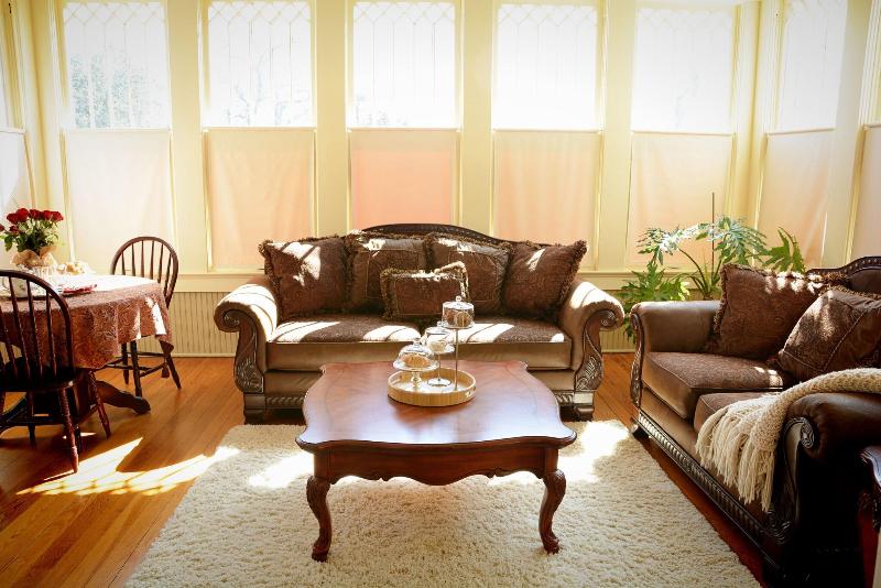 Iron Horse Inn image