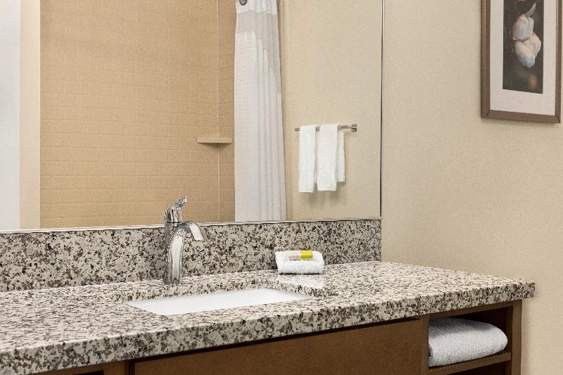 Candlewood Suites Safety Harbor - Clearwater NE photo 13