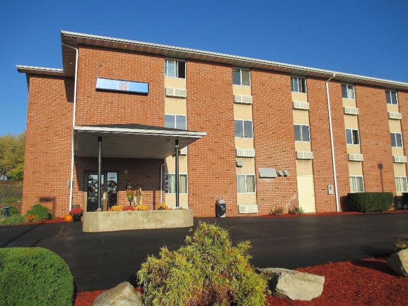 Motel 6 Drums Pa image