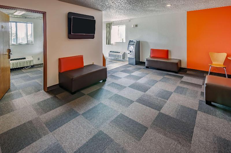 Motel 6 Drums Pa image