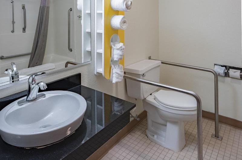 Motel 6 Drums Pa image