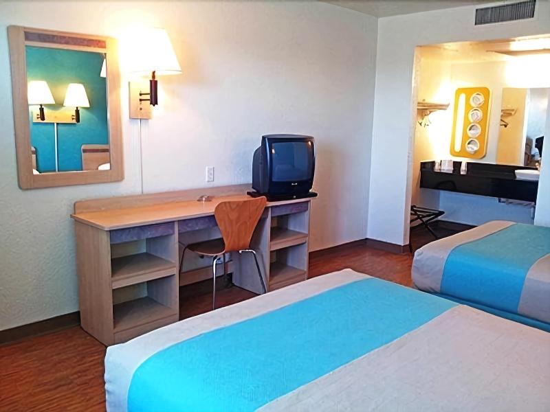 Motel 6 El Paso East image