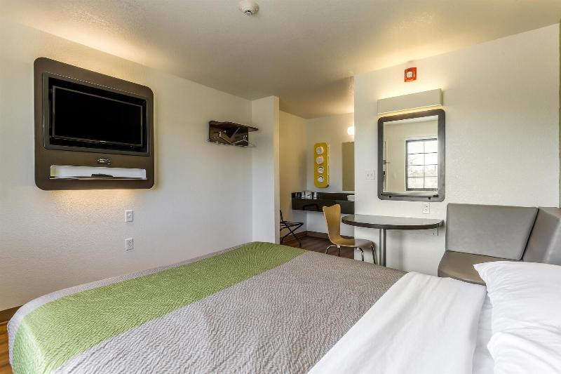 Motel 6 El Paso East image