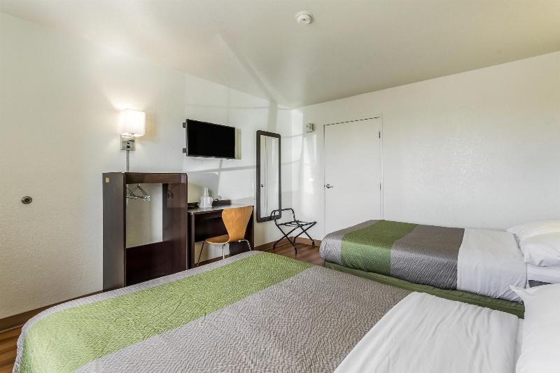 Motel 6 El Paso East image