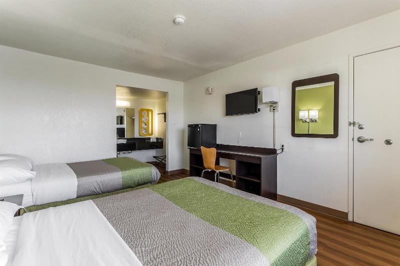 Motel 6 El Paso East image