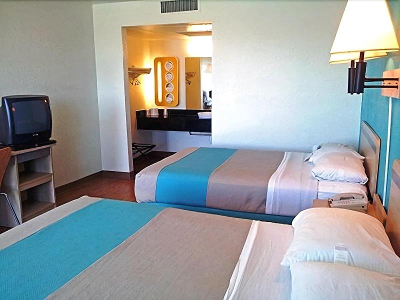 Motel 6 El Paso East image