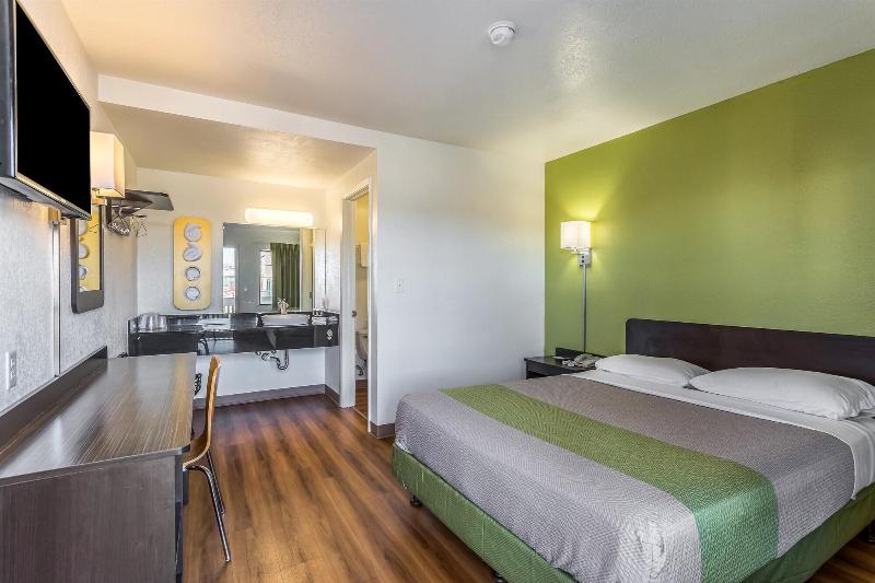 Motel 6 El Paso East image