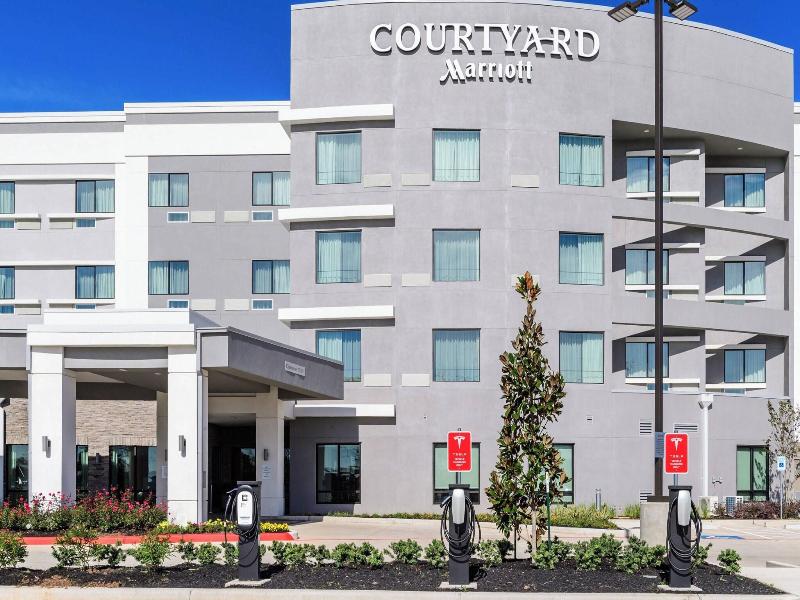 Courtyard By Marriott Lake Jackson
