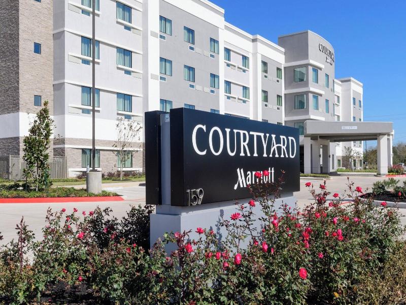 Courtyard By Marriott Lake Jackson
