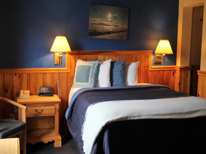 Stone Fence Resort image