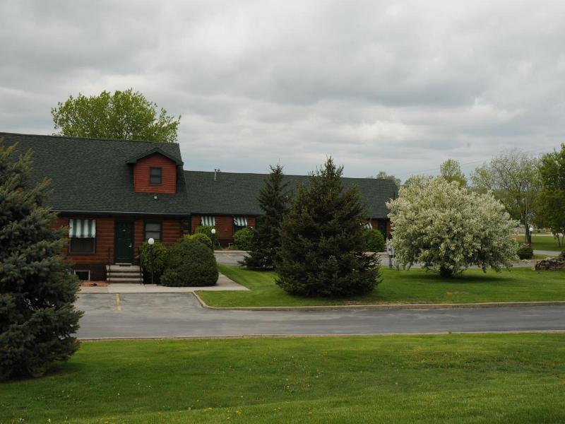 Stone Fence Resort — general view