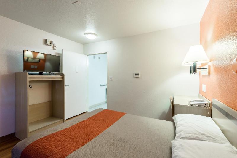 Motel 6 Reno West