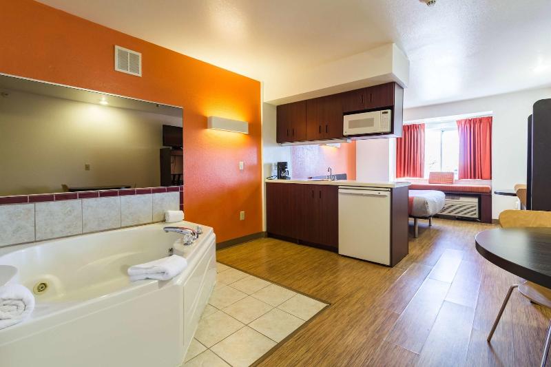 Motel 6 Huron, Oh - Sandusky image