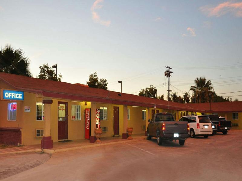 California Suites Motel Calexico image